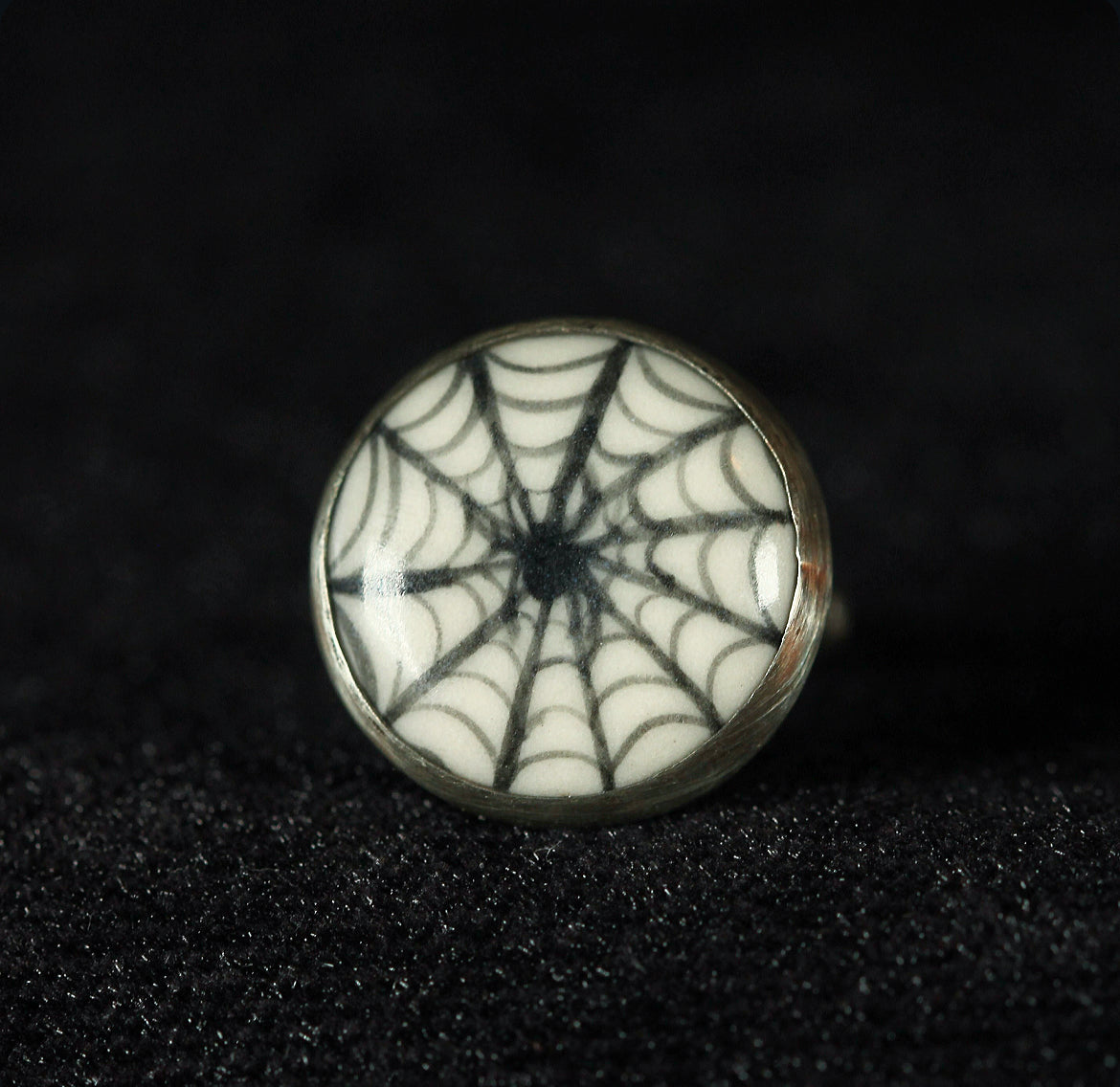 ARACHNÉ