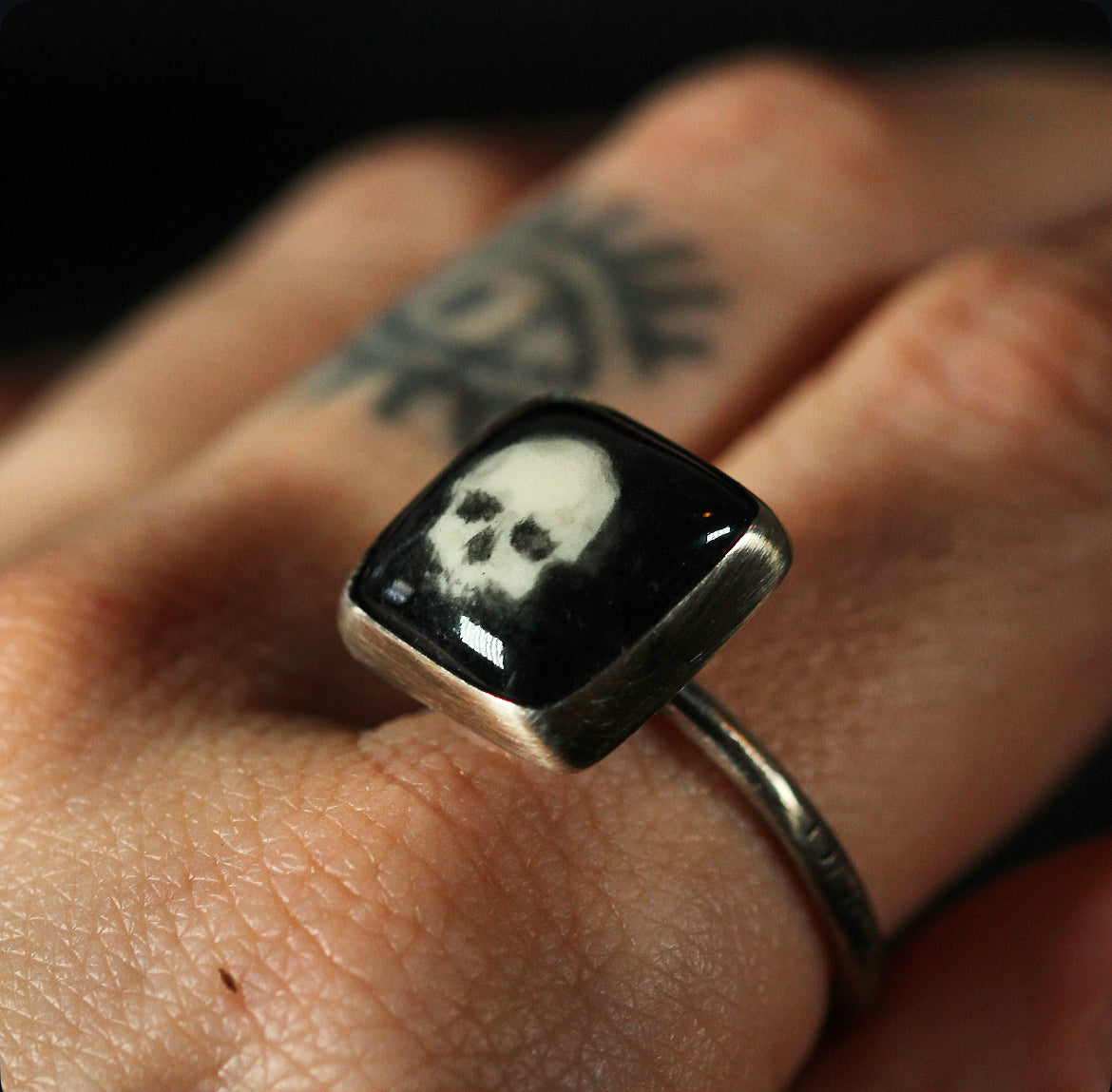 MEMENTO NOIR